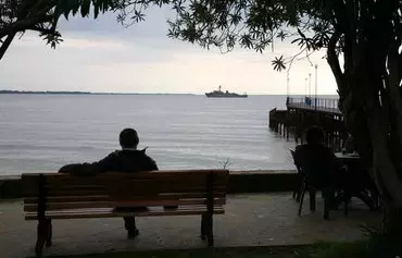 A Russian naval vessel sits in the Black Sea near Sukhumi, the capital of Georgia's breakaway Abkhazia region, on November 21, 2008. [AFP]