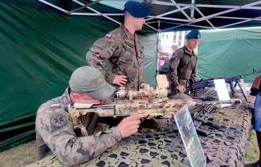 Польша отмечает День сухопутных войск. В рамках празднований власти организовали выставку бронемашин и выступления военных подразделений. Среди представленных машин были польские Crab, американские танки Abrams и другая техника из арсеналов стран НАТО. Варшава, 12 сентября. [Oльга Гембик/Koнтур]