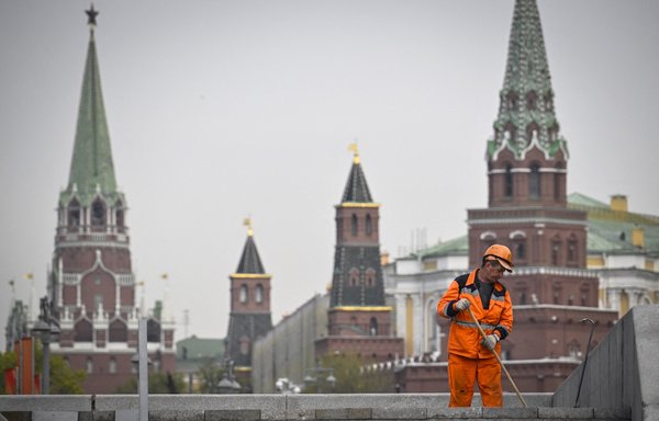 Unpaid wages and cash shortages: Ukraine war's increasing economic cost on Russians