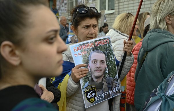 Mothers of missing Ukrainian soldiers desperate for hope at POW exchanges