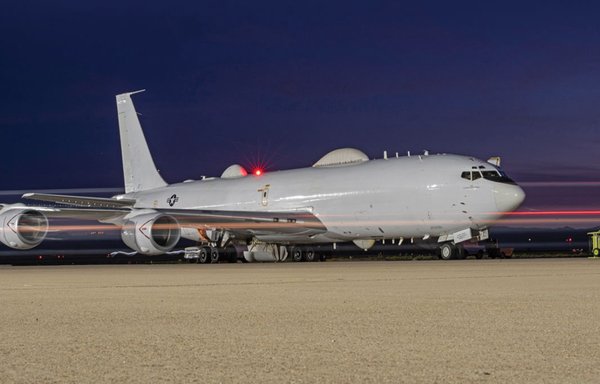 Самолет E-6B в Арктике: свидетельство современного ядерного командования и управления