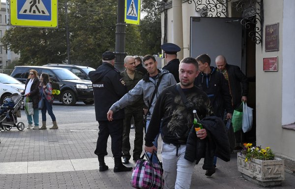 Россия отменяет сезонный призыв, делая воинскую повинность круглогодичной реальностью