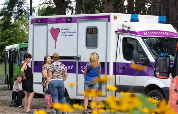 A Ukrainian doctor turns a van into a lifeline for women in war