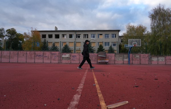 Ukraine's lost generation caught in 'eternal lockdown'