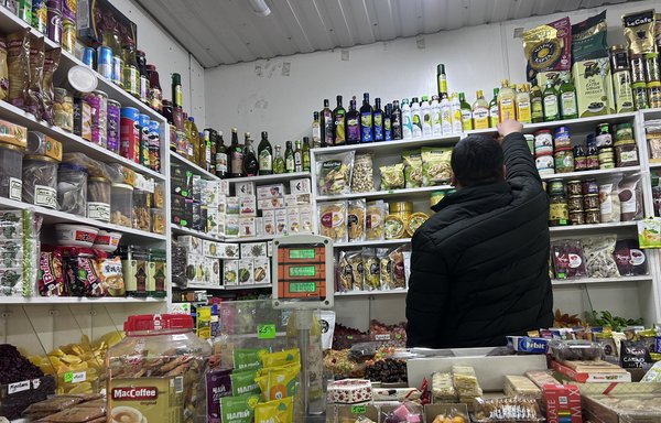 Even at war, Ukraine still offers migrants a shot