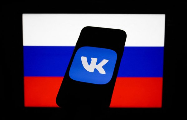 Russia plans law forcing every major website to show state news